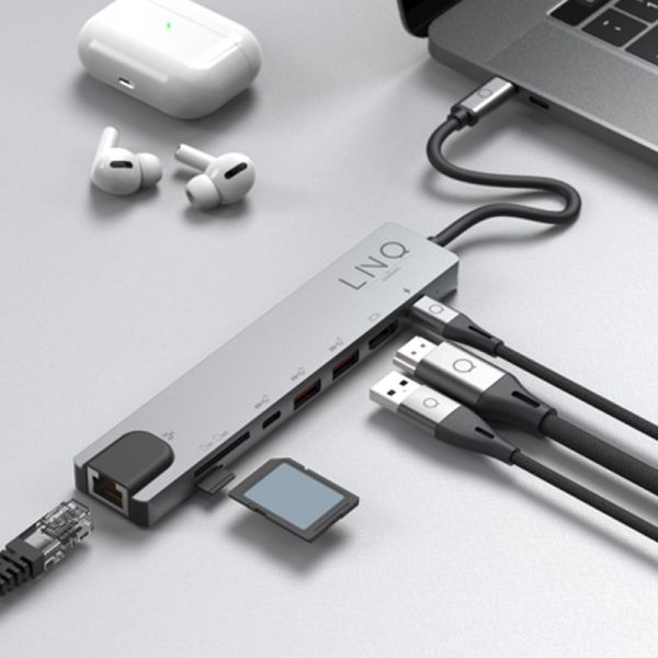 LINQ 8 in 1 Pro Multiport Hub