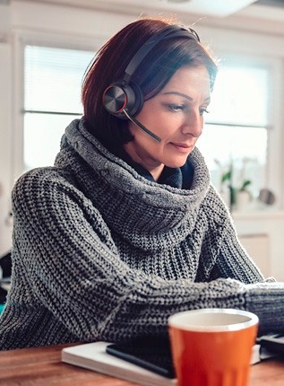 POLY Voyager Focus 2 USB-C-C-Headset + Adapter USB-C/A+ Basis - Onedirect